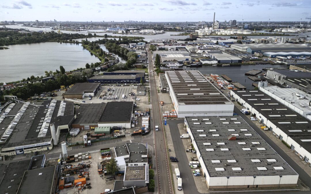Manifest Ondernemend Zaanstad Zuid 2026 aangeboden aan lokale politiek